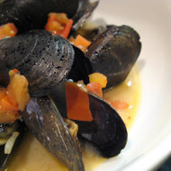 Friday Foto: Mussels in White Wine Broth